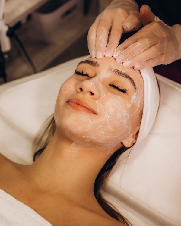 Soothing herkän ihon kasvohoito 84€ (norm. 93€)